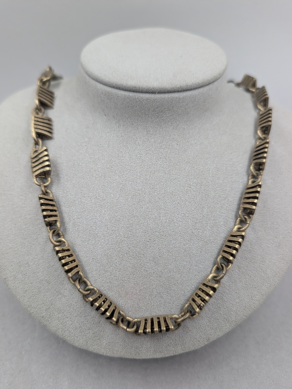 J.Crew Sculptural Ribbed Fishbone Link Necklace Antiqued Gold | M138